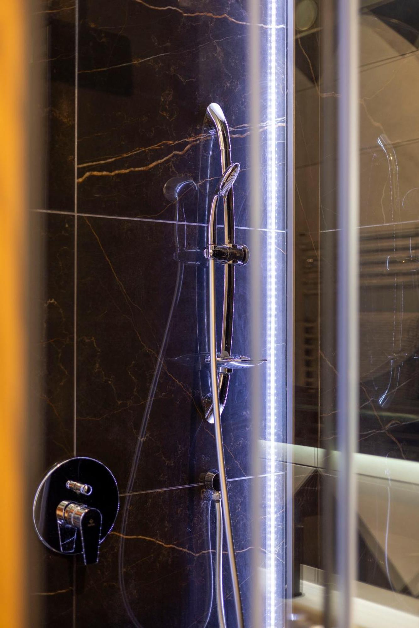 Luxury Royal Central Apartment By Prestige Homes Budapest Exterior photo